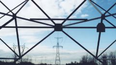 220 kV-os távvezeték oszlopmegerősítési munkálatai Vál községben
